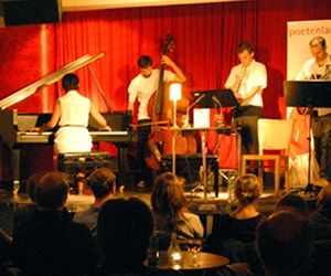 Eine ganz besondere Atmosphäre herrscht alljährlich bei der „POET-Leseparty“ in der Moritzbastei. Foto: LLH/Waldeck