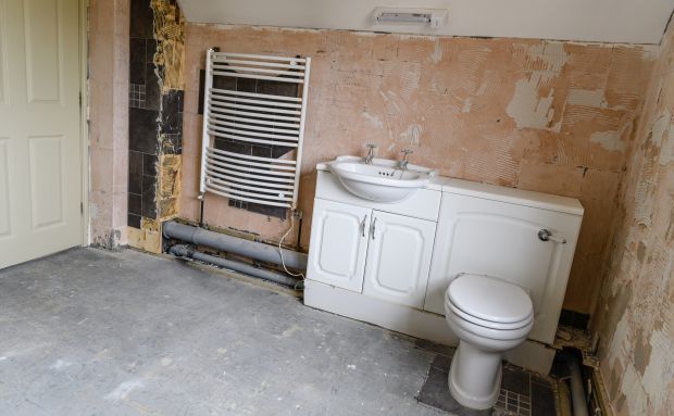 Badezimmer Renovierung Profi oder selbst gestalten Badezimmer Renovierung Profi oder selbst gestalten